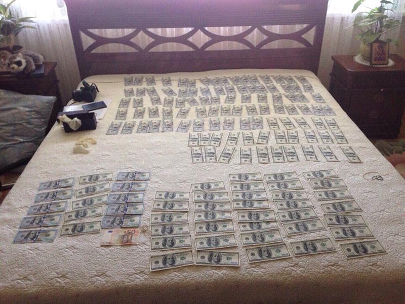 Ліжко судді Плевака під час обшуку