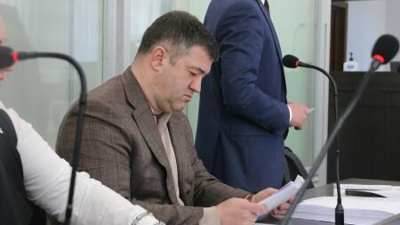 Довжелезний виступ і неявки захисника: розвиток справи Насірова