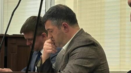 Насірова в одній корупційній справі продовжує захищати адвокат, від якого він відмовився в іншій нібито через «розбіжності»