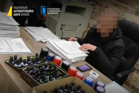 Корупція у податковій: викрито конвертаційний центр з оборотом 15 млрд грн